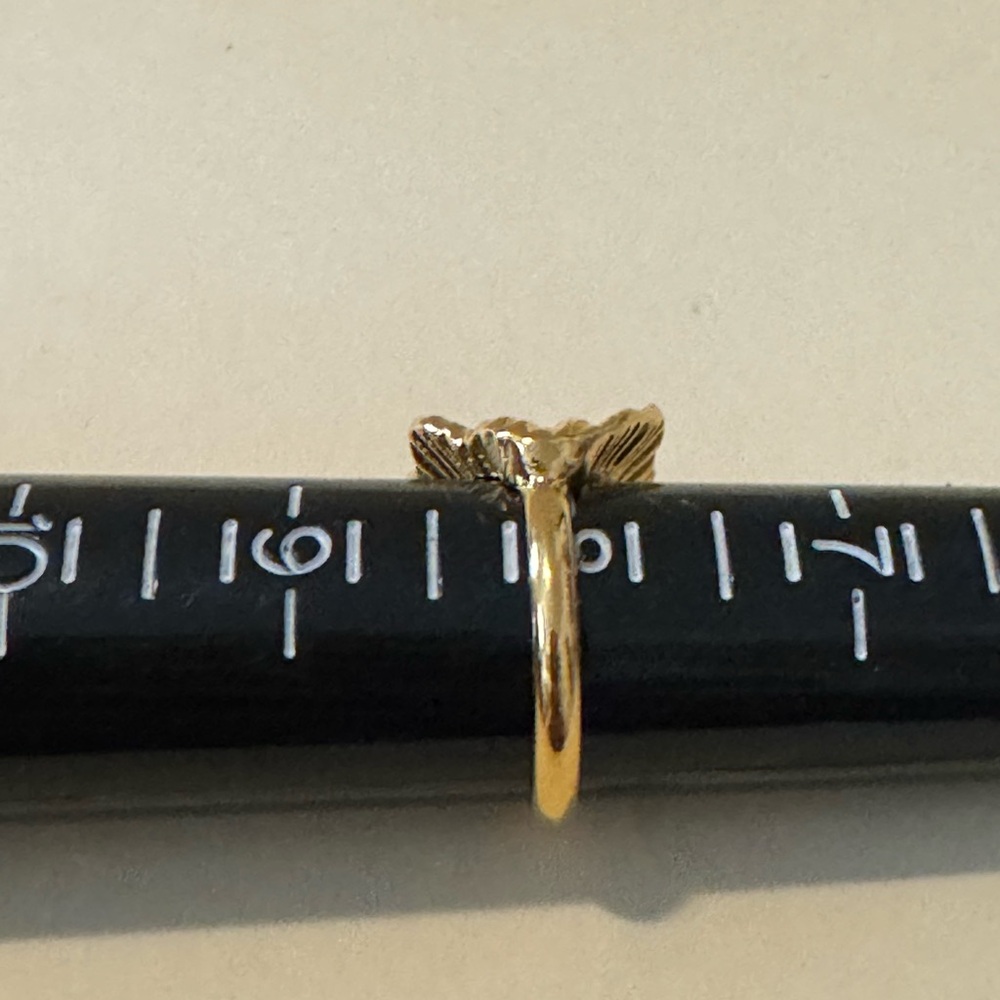 Gold wave ring - Picture 6 of 6